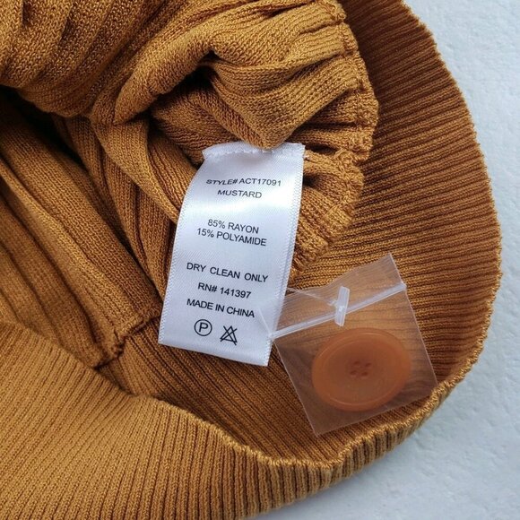 Astr Zuri Cropped Cardigan Sweater Womens Small Yellow Button Front Long Sleeve - Picture 9 of 11